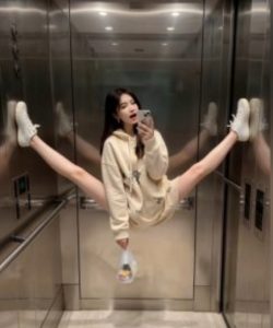 AI生成电梯一字马美女制作教程,条条流量上万,别再在外面被割韭菜了,全流程实操-一点通资源网